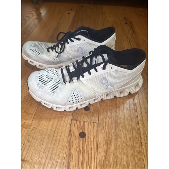 On Running Cloud X Women's Size 9 White Black Running Cloud X Shoes - Picture 3 of 9
